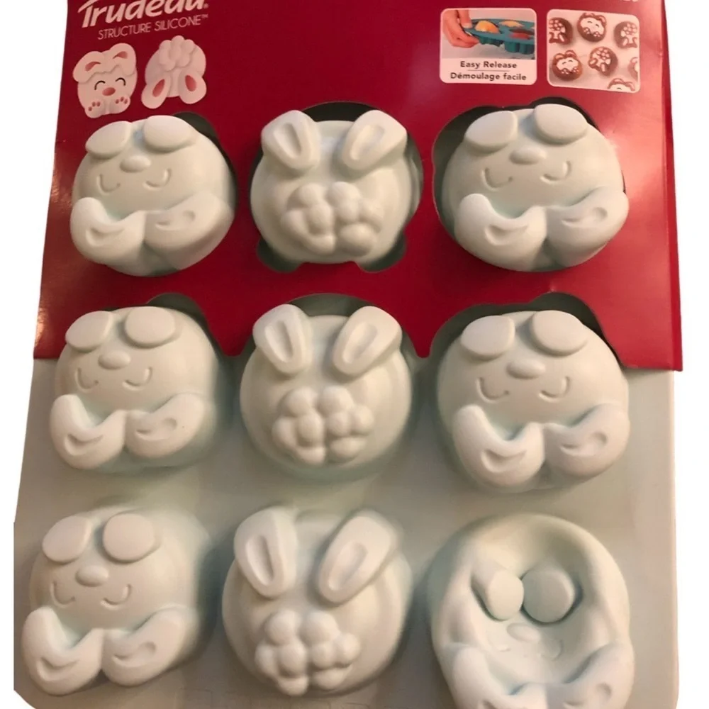 New Trudeau Silicone Cupcake Pan